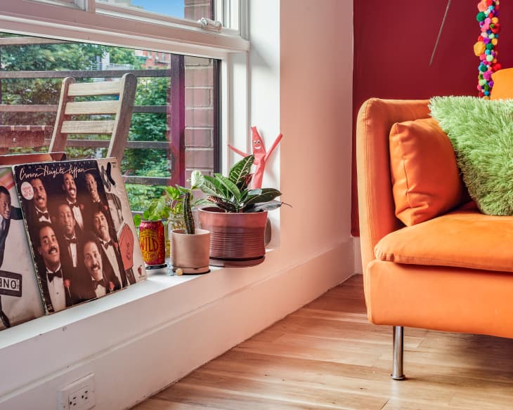 Brooklyn Set Designer Colorful Rental Apartment Apartment Therapy